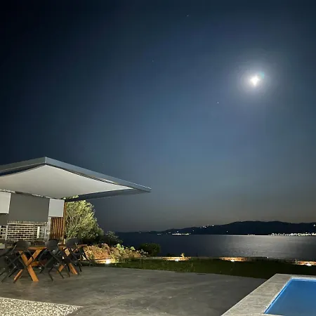 Windmills & The Villas-aiolos L Vatheia